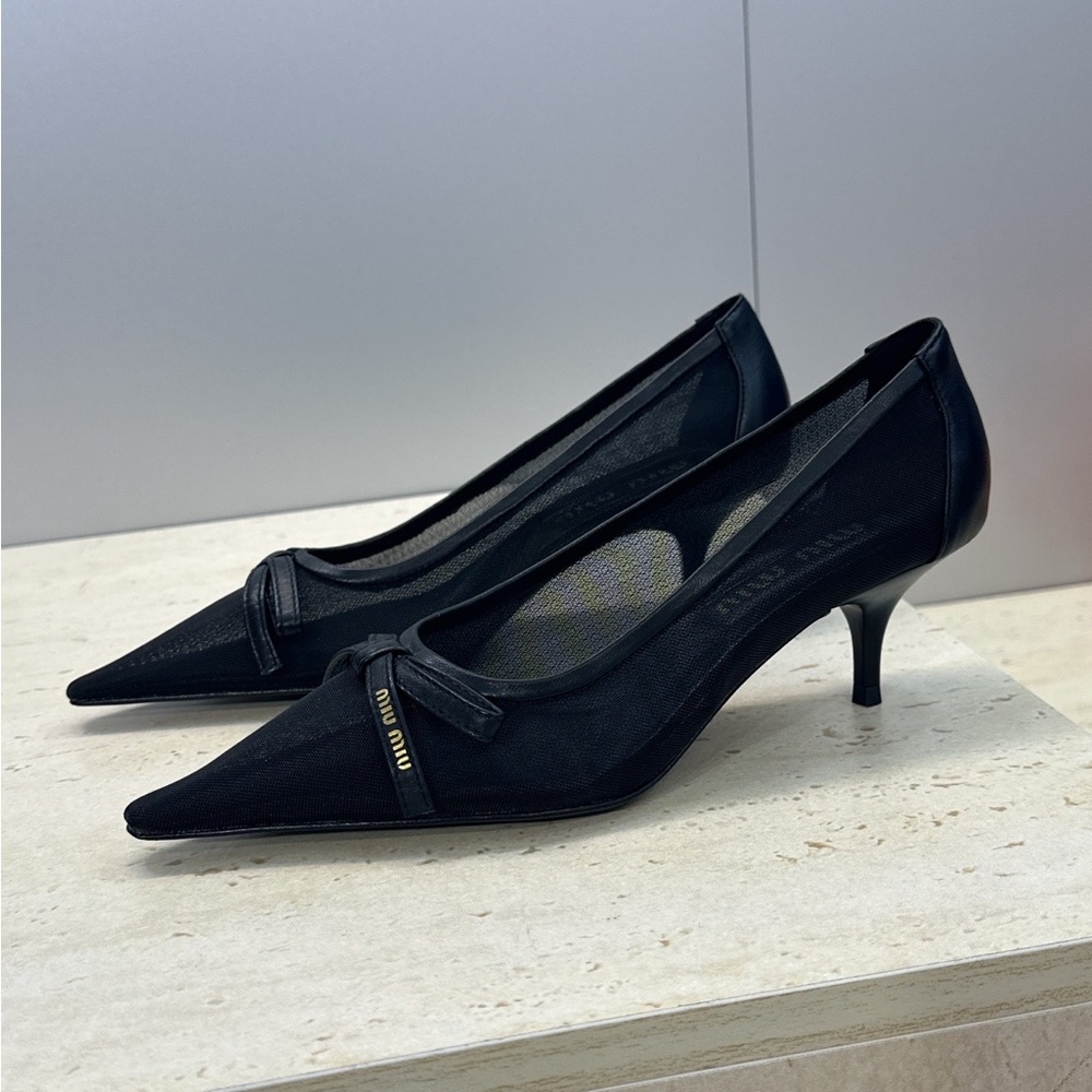Miu Miu Black Pointed Toe Bow Pumps - Picture 5 of 9